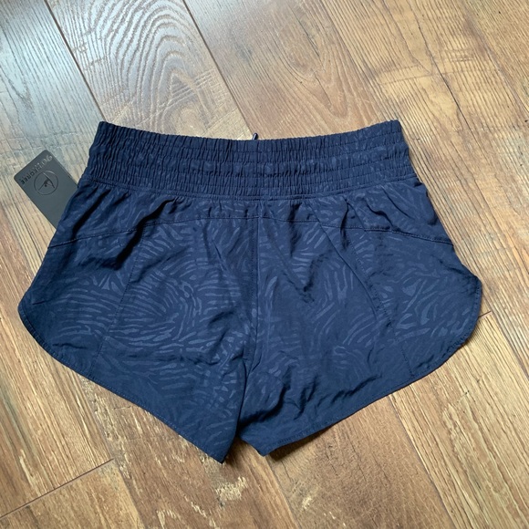 NWT 90 degree by reflex, brand new love the style, to big for me - Picture 5 of 6